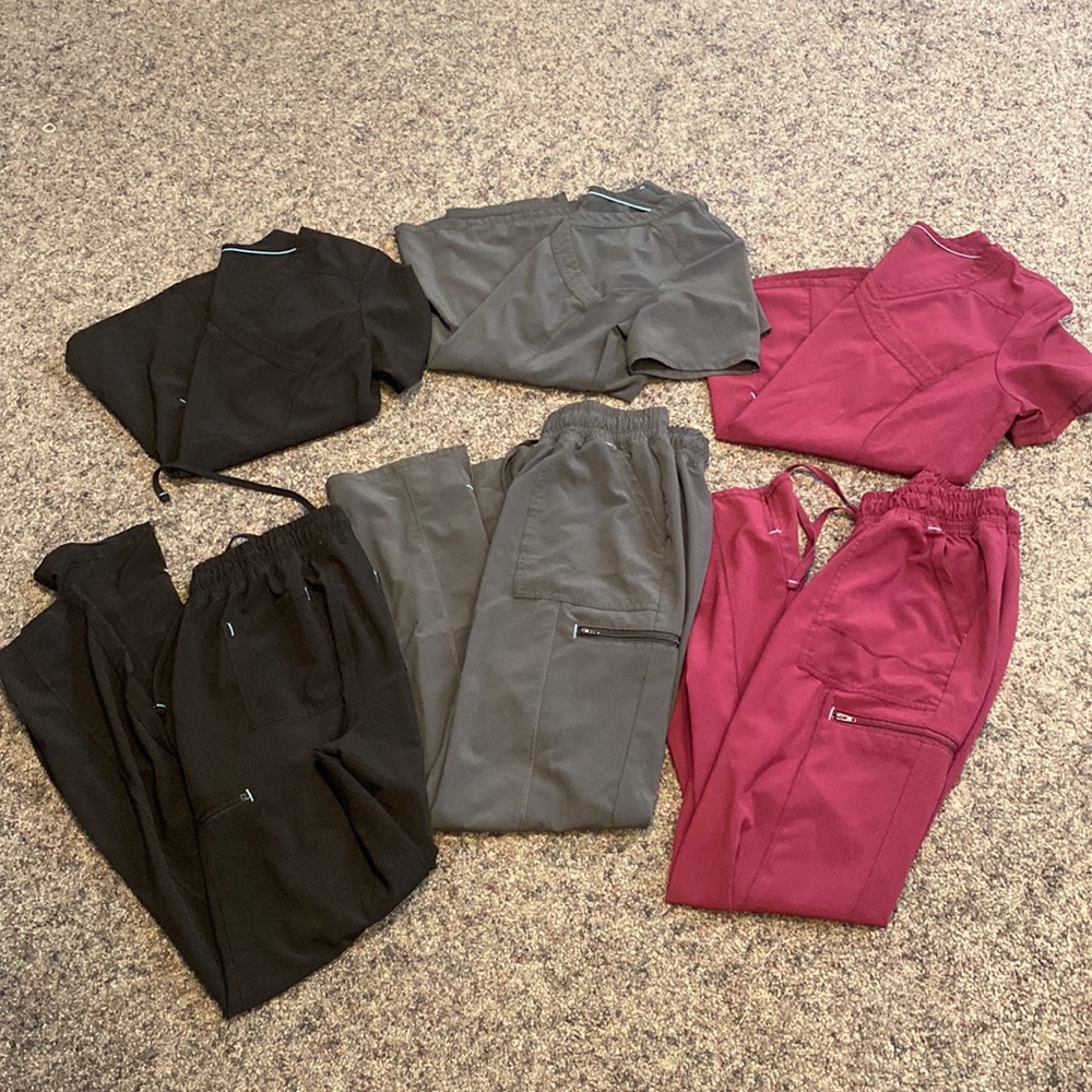 Women’s scrubs